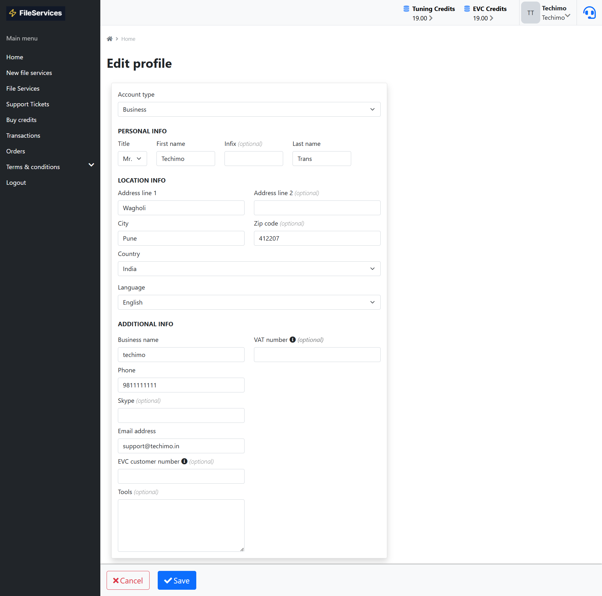 User profile edit interface showing fields for personal information, location, and additional details